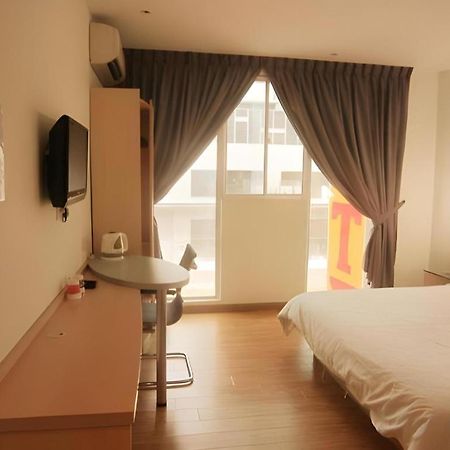 Hotel City Comfort Inn Puchong Exterior photo