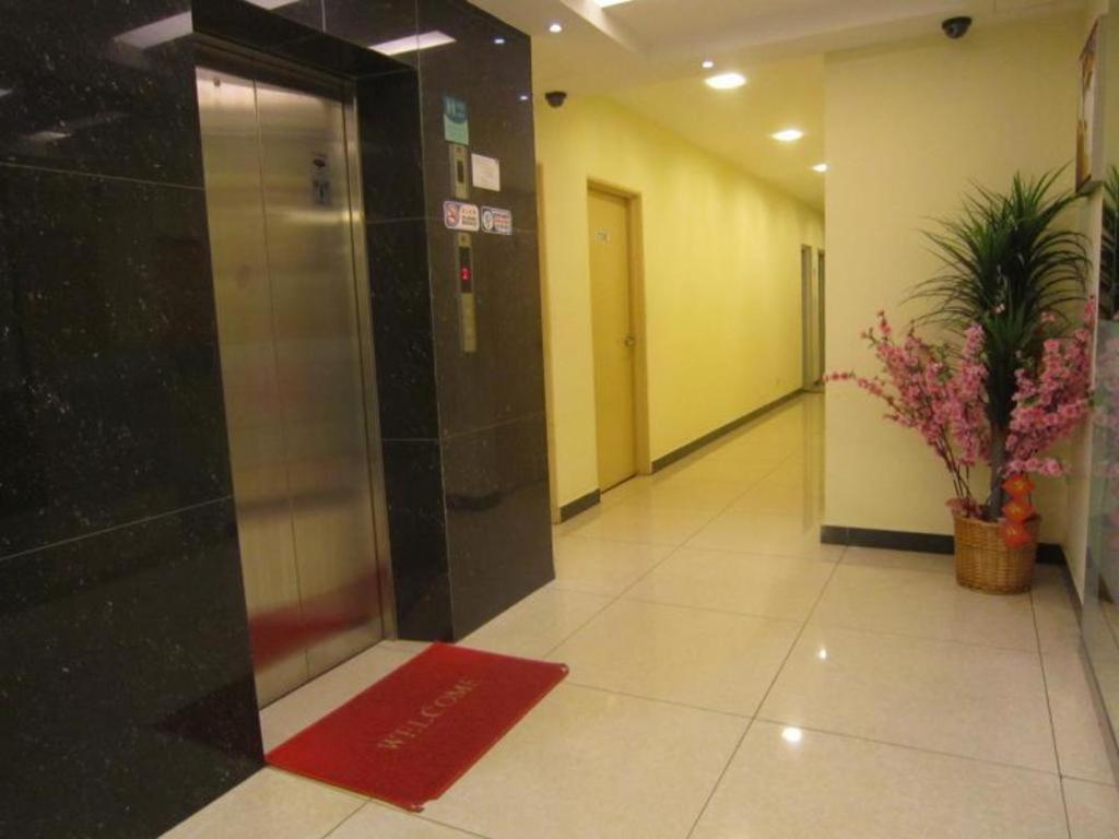 Hotel City Comfort Inn Puchong Exterior photo