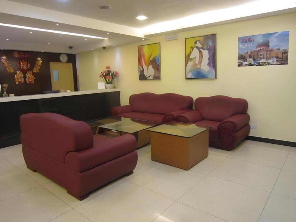 Hotel City Comfort Inn Puchong Exterior photo