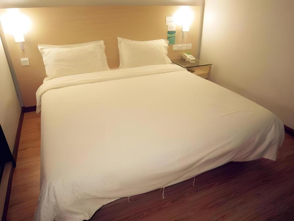 Hotel City Comfort Inn Puchong Exterior photo