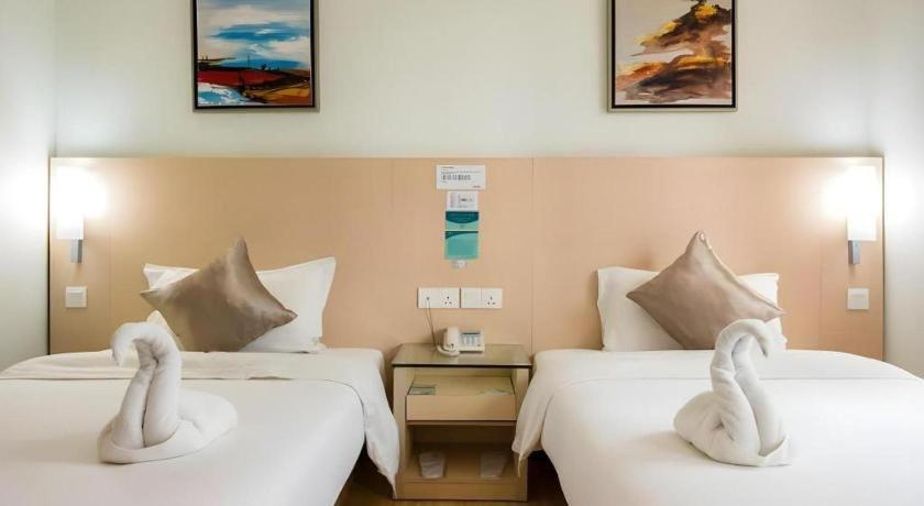 Hotel City Comfort Inn Puchong Exterior photo